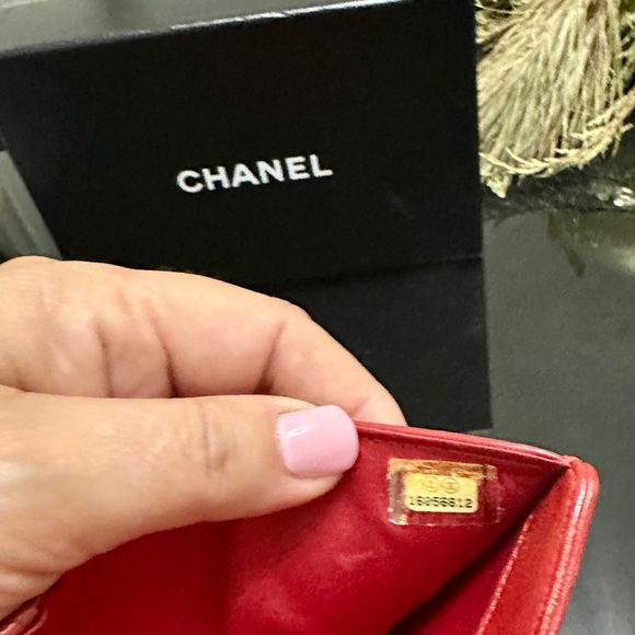 CHANEL RED LEATHER CAMELLIA LONG WALLET SERIE 16256612 - Picture 11 of 16